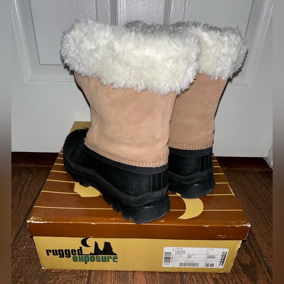 Never Worn Rugged Exposure Women’s Snow Boots size 7 - Picture 2 of 3